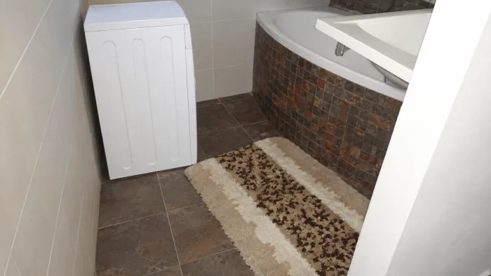 Unhošť, koupelna před rekonstrukcí